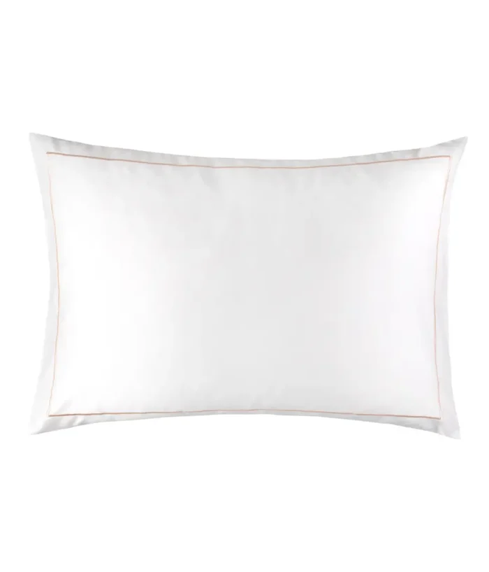 Satino pagalvės užvalkalas Solid White su Creamy Peach siuvinėtu peltakiu - Image 1