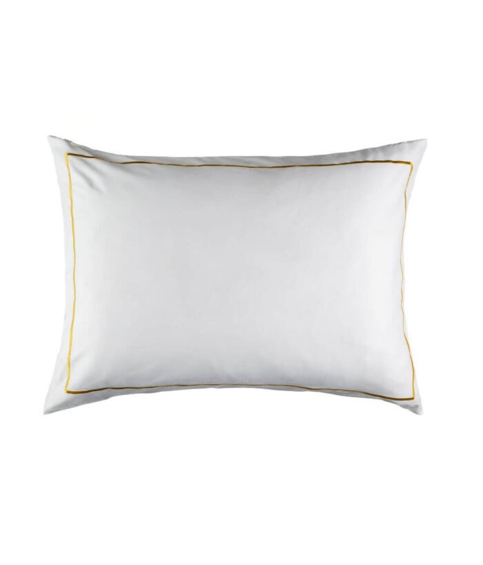 Viešbučio satino pagalvės užvalkalas Solid Optical White su Gold siuvinėtu peltakiu - Image 1
